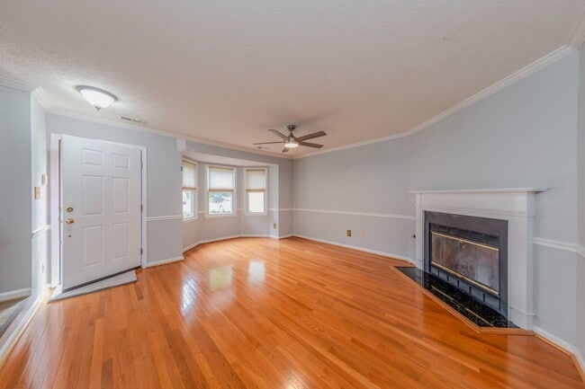 Building Photo - 103 Larkspur Hollow