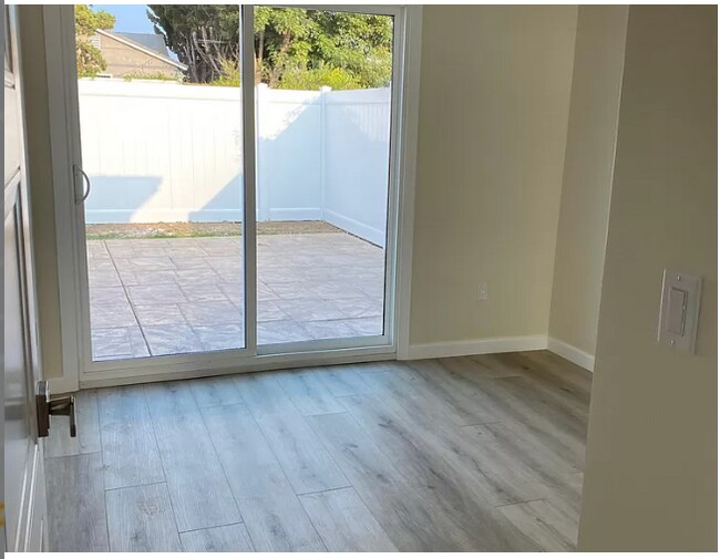 Master bedroom - 6924 Encino Ave