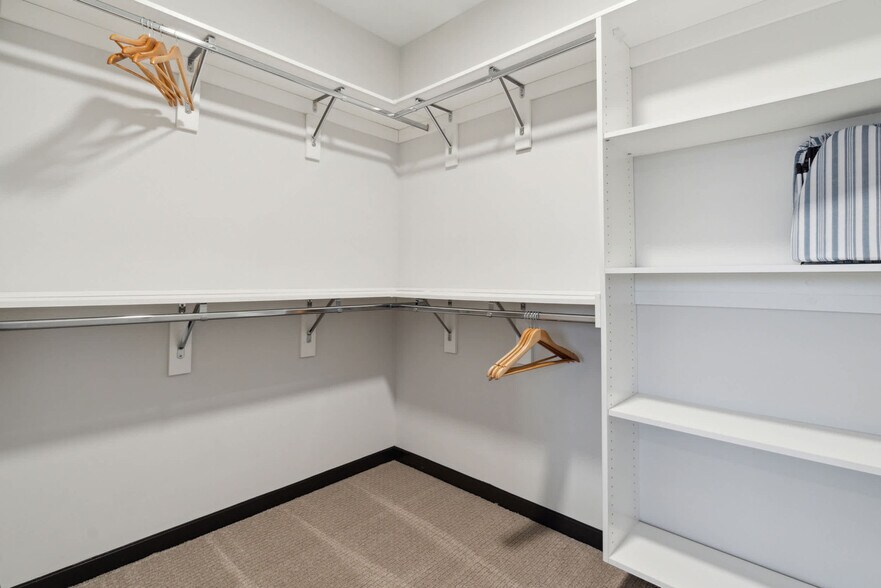 Building Photo - 423 E Michigan St