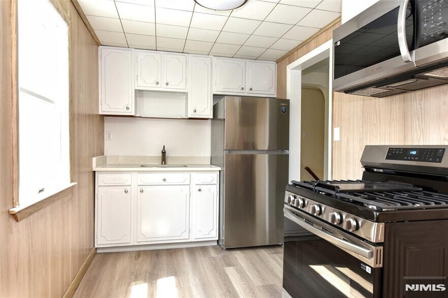 Building Photo - 28 Reid Ave