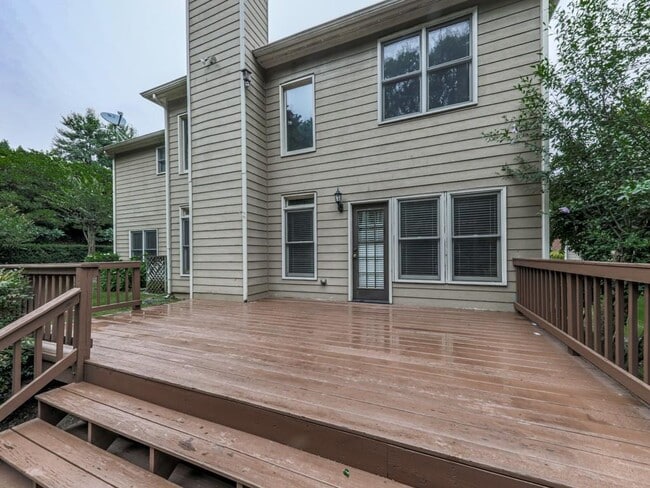 Building Photo - 408 Sixes Dr