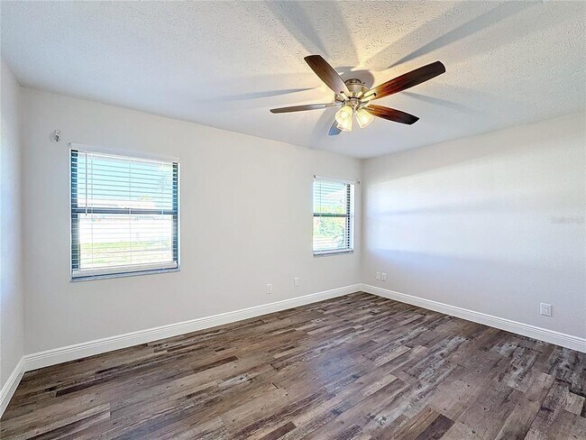 Building Photo - 1715 S Pebble Beach Blvd