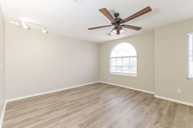 Building Photo - 1012 Desert Retreat Ct