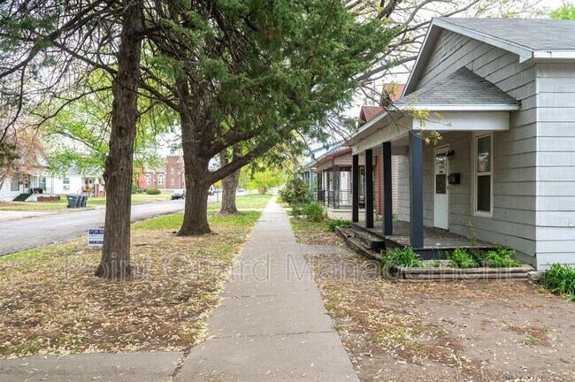 Building Photo - 226 S Millwood Ave