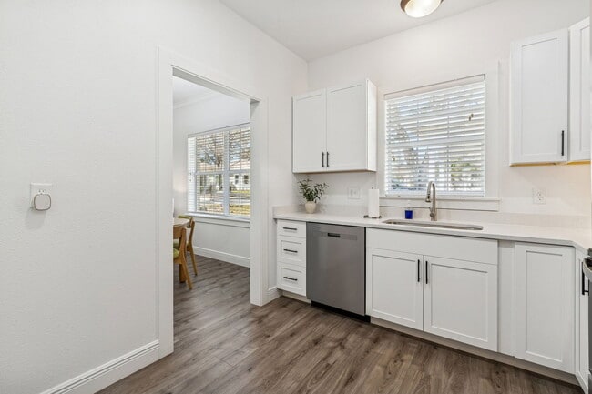 Building Photo - 12715 Taylor Nicolas Dr