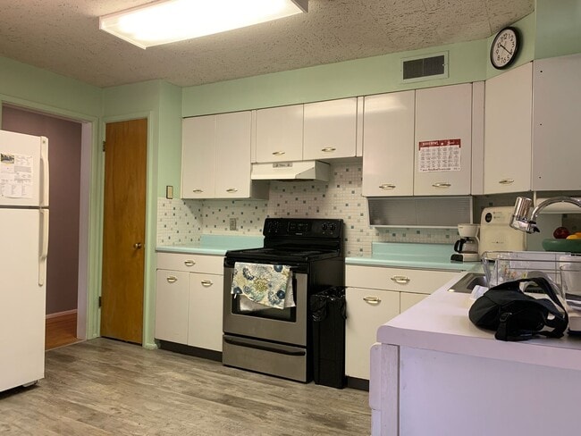 Building Photo - COMING SOON!!