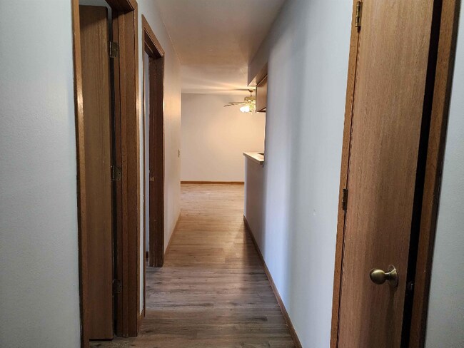 Building Photo - 1124 Morraine View Dr
