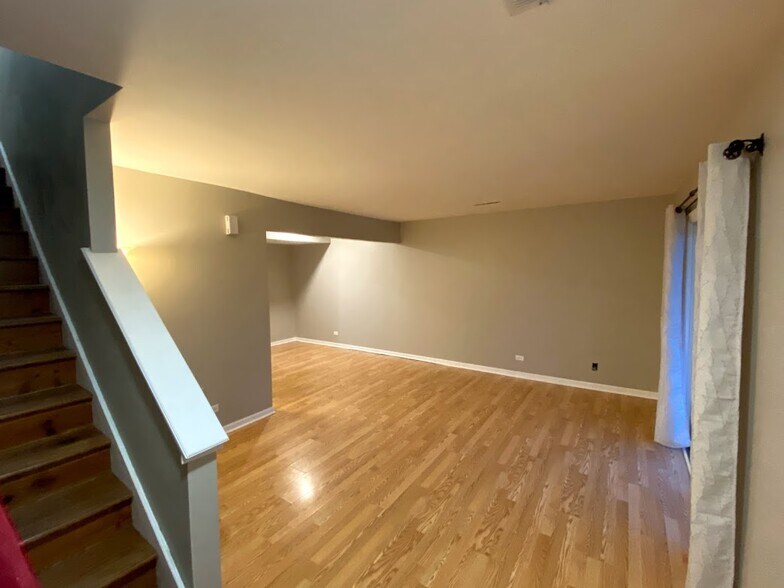 Living Room open to flexible area for table, desk, etc - 518 N Harrison St