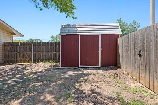 Building Photo - 2826 58th St