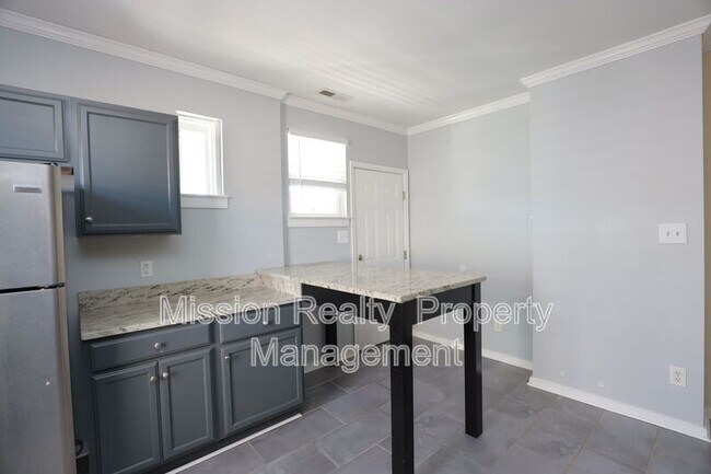 Building Photo - 1402 Bainbridge St