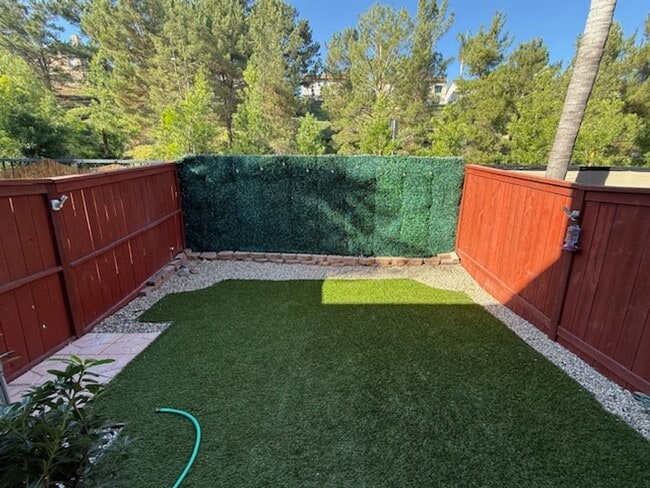 Building Photo - 2 bed 1.5 bath in Dakota Community in Wago...