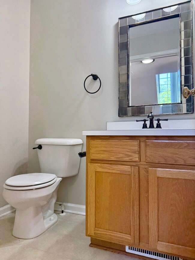 Building Photo - 3083 Promenade Cir