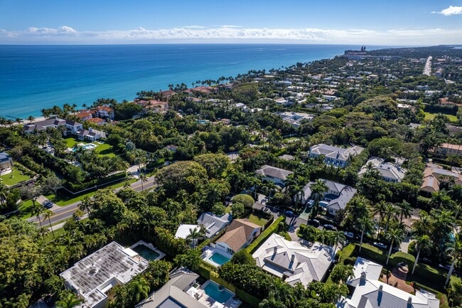 Building Photo - 211 Miraflores Dr