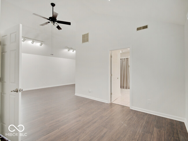 Building Photo - 1035 Helen Dr