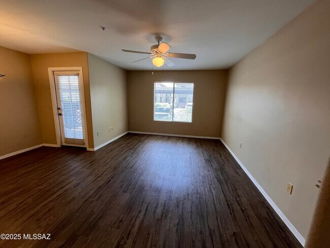 Building Photo - 5751 N Kolb Rd