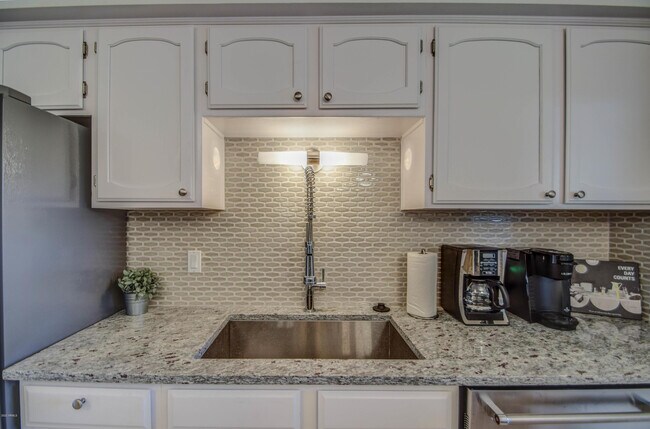 Building Photo - 8420 E Keim Dr