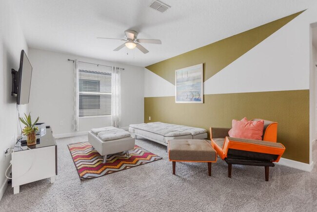 Building Photo - 4718 Kings Castle Cir