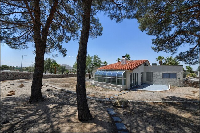 Building Photo - 6300 Jebel Way