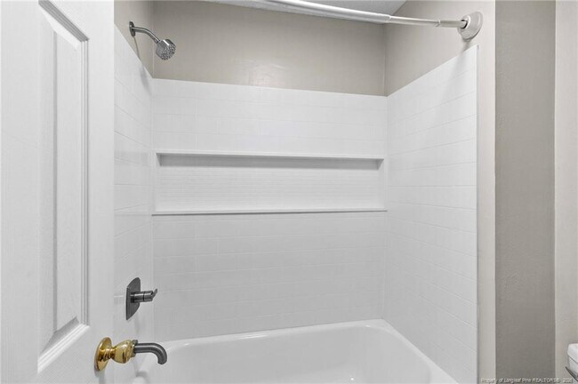 Building Photo - 2713 Leabrook Dr