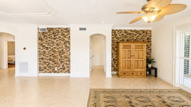 Building Photo - Annual unfurnished 3/2 villa in the Moorings at Edgewater