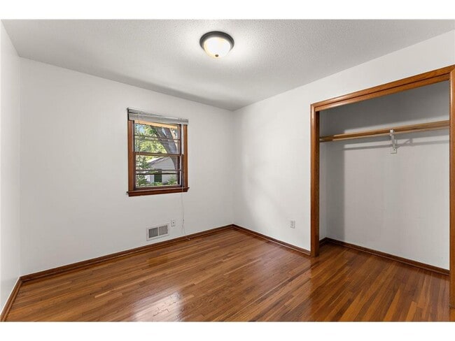 Building Photo - 4028 Cleveland St NE