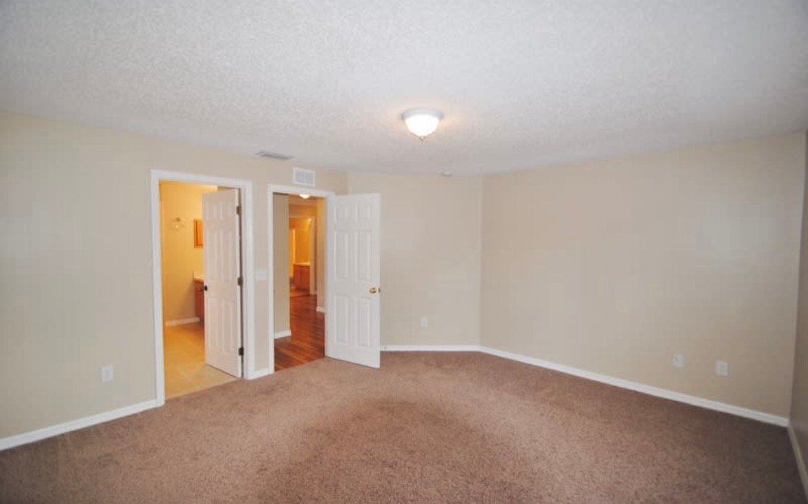 Building Photo - 418 Saragassa Ave