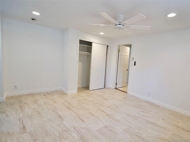Building Photo - 2 Dunes Ln