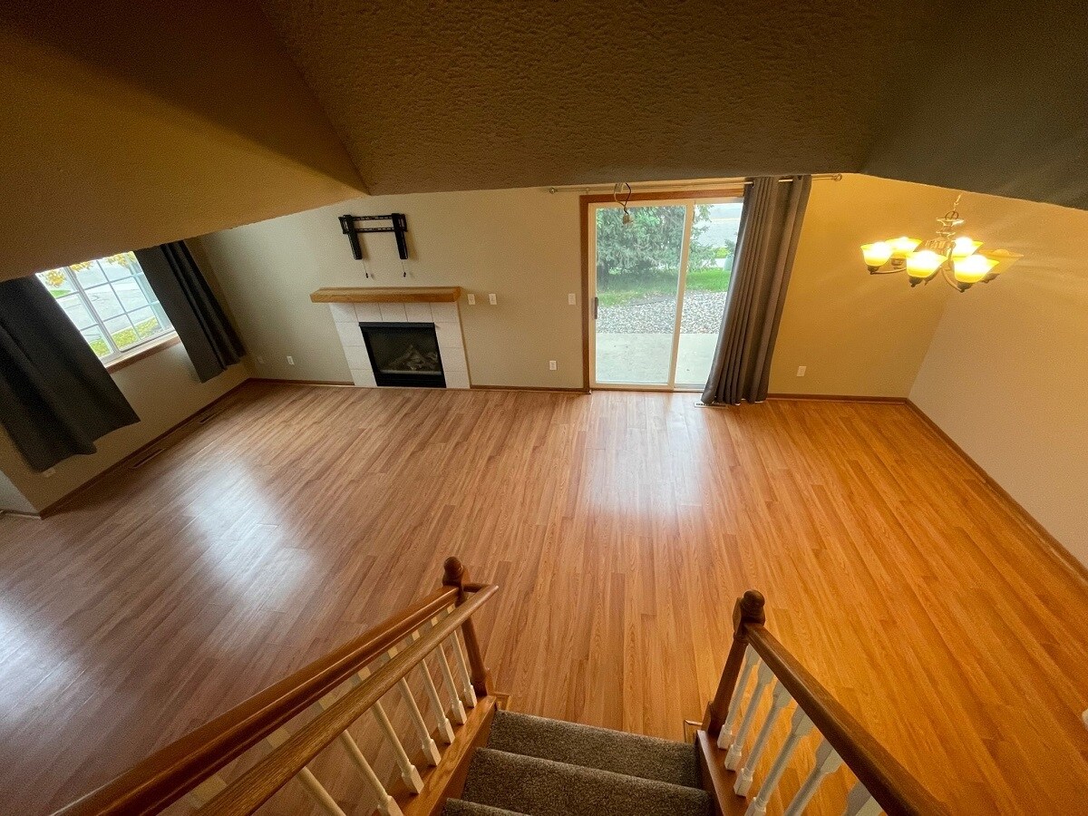 Building Photo - 17389 Glacier Way