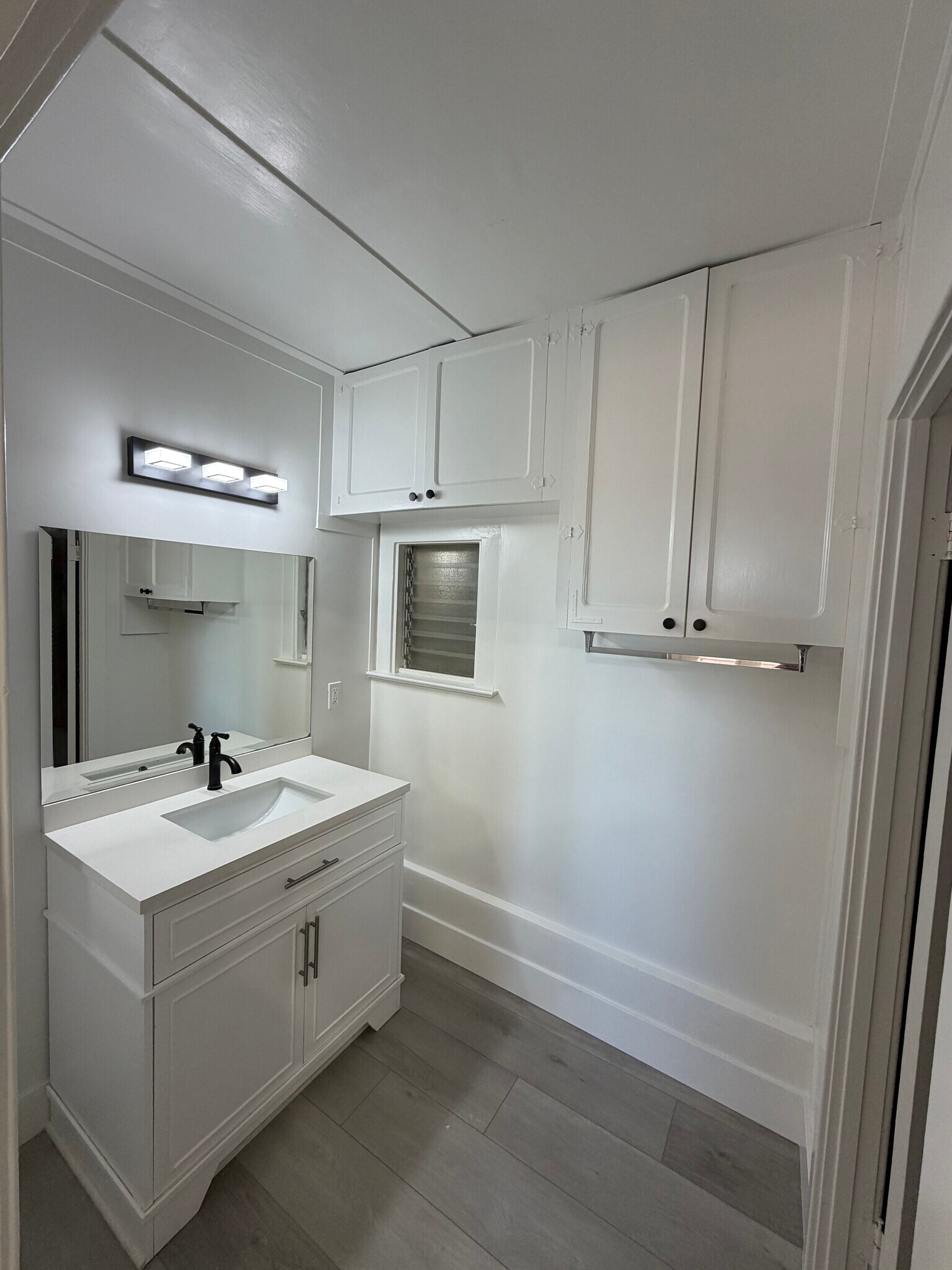 Vanity Room - 315 24th St