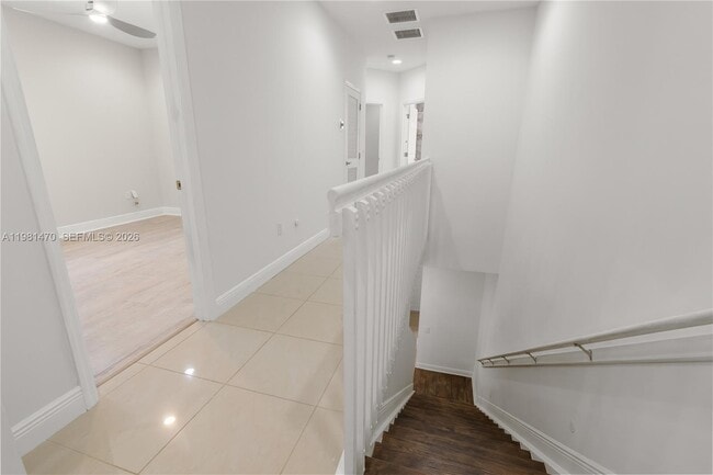 Building Photo - 1139 NE 3rd Ave