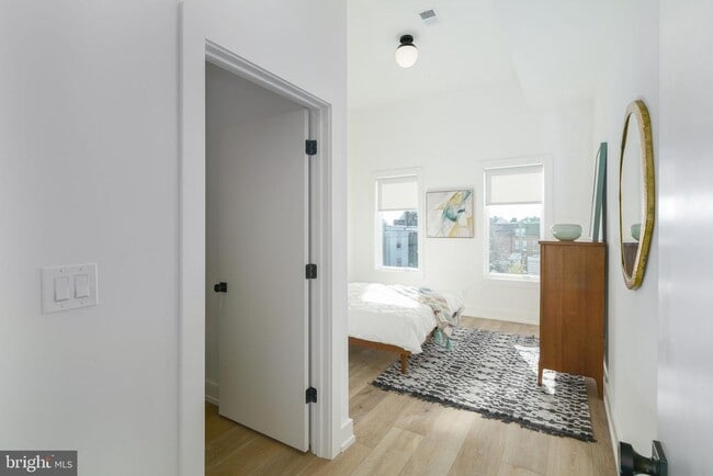 Building Photo - 5013 Springfield Ave