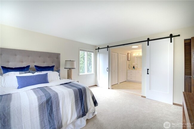 Building Photo - RARE Find House for Rent in Yarrow Point!