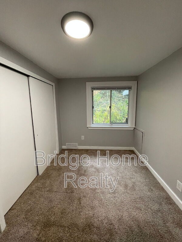 Building Photo - 2404 S 18th St