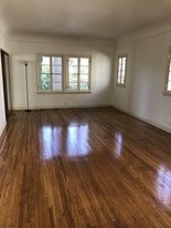 Building Photo - 416 N Orange Grove Ave