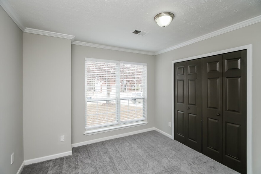 Building Photo - 7065 Springgrove Ct
