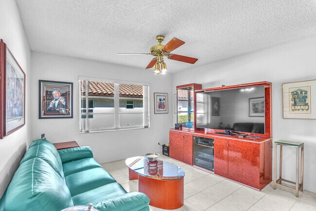 Building Photo - 6099 Waldwick Cir