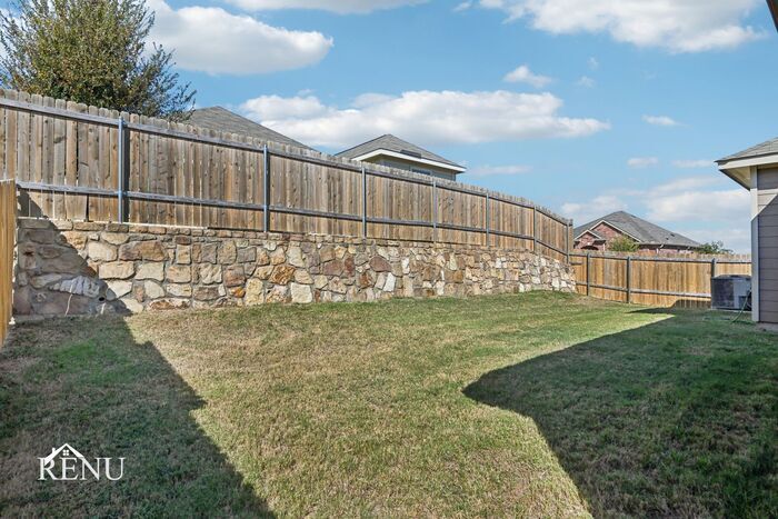 Building Photo - 329 Bearman Dr