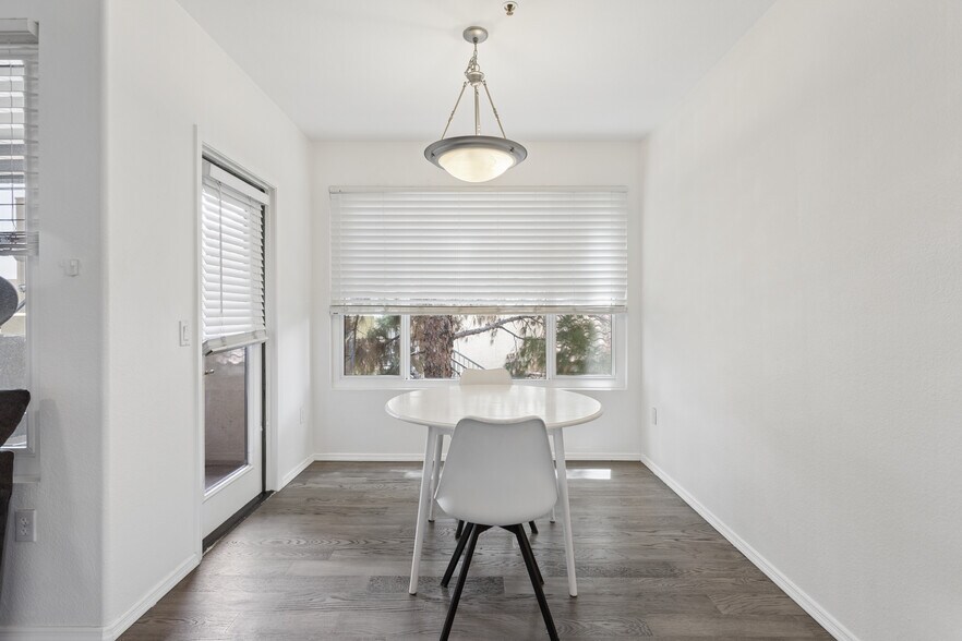 Dining area in great room - 4925 E Desert Cove Ave