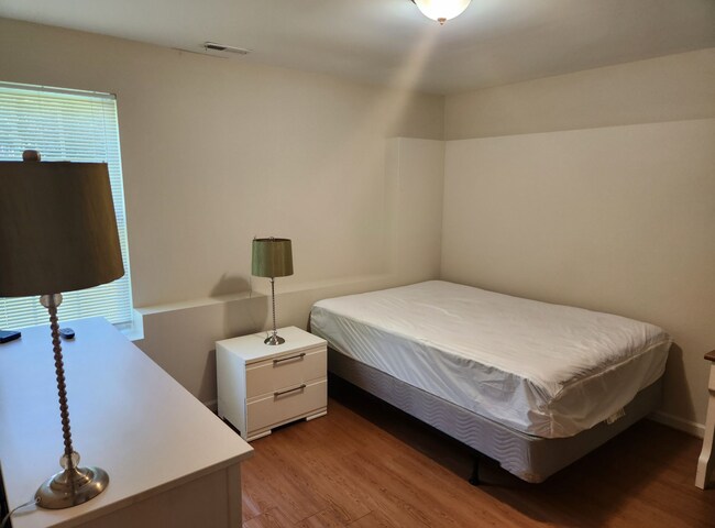 Building Photo - 1024 Ranch Dr