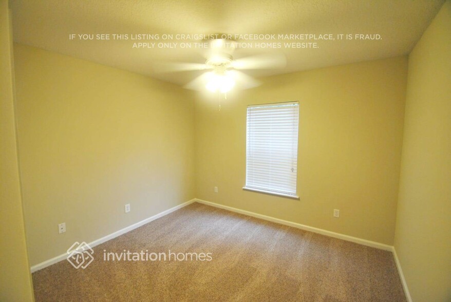 Building Photo - 11279 Martin Lakes Dr N