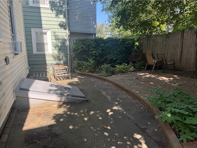 Building Photo - 145 Albion St