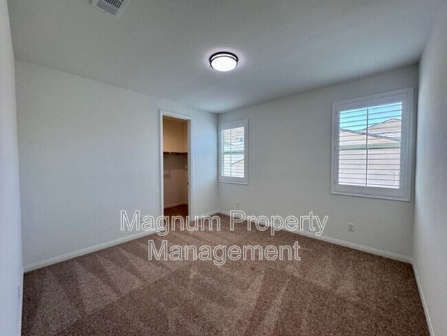 Building Photo - 25181 Desert Sage Dr