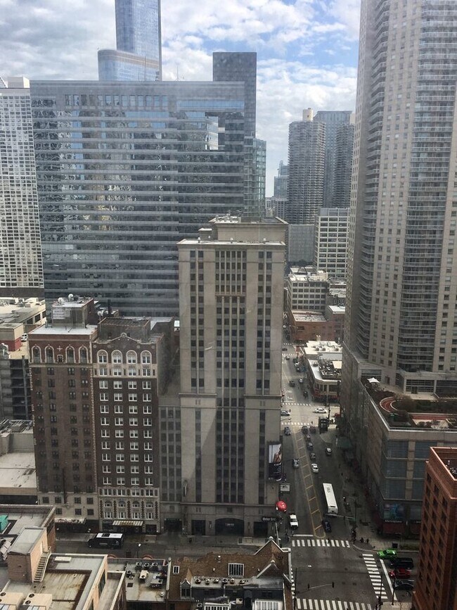 Building Photo - 10 E Ontario St