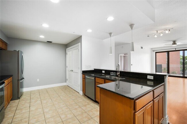 Building Photo - 1108 N Franklin St