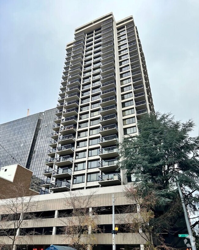 Building Photo - Spacious Remodeled 2 Bedroom Belltown Apar...