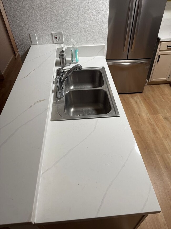 Building Photo - Gated Community with easy west bound 80 access