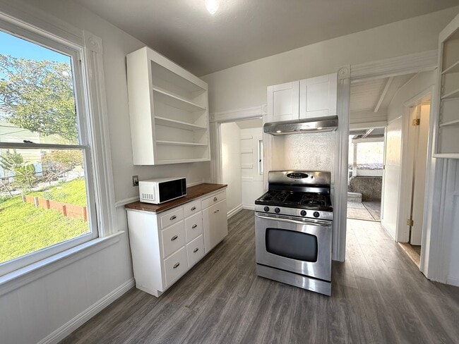 Building Photo - UNIQUE TWO BEDROOM ONE BATH HOME WITH DETACHED BONUS ROOM IN SAN QUINTIN VILLAGE