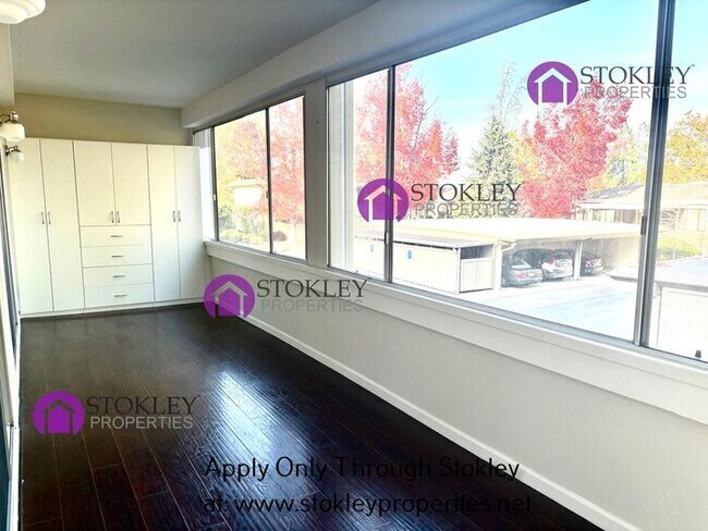 Building Photo - 1200 Singingwood Ct