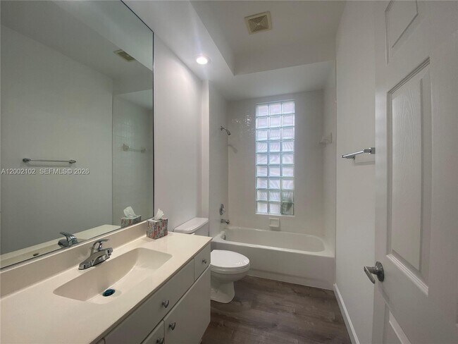 Building Photo - 2486 Bay Isle Dr