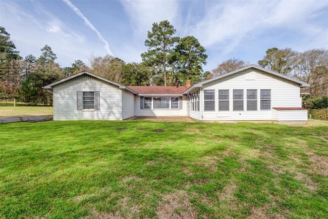 Building Photo - 17445 Pine Lake Rd